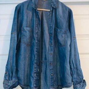 Cloth & Stone Button Down Jean Shirt Sz. Medium